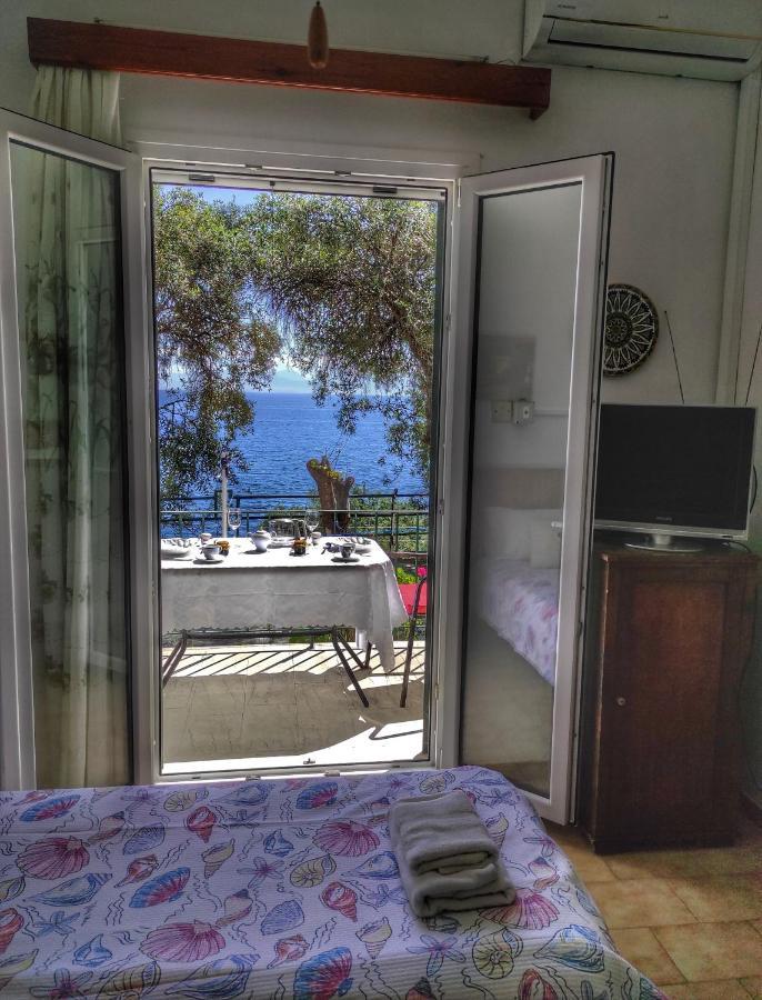 Villa Fourtuna Apartment Agios Ioannis Peristeron  Exterior photo