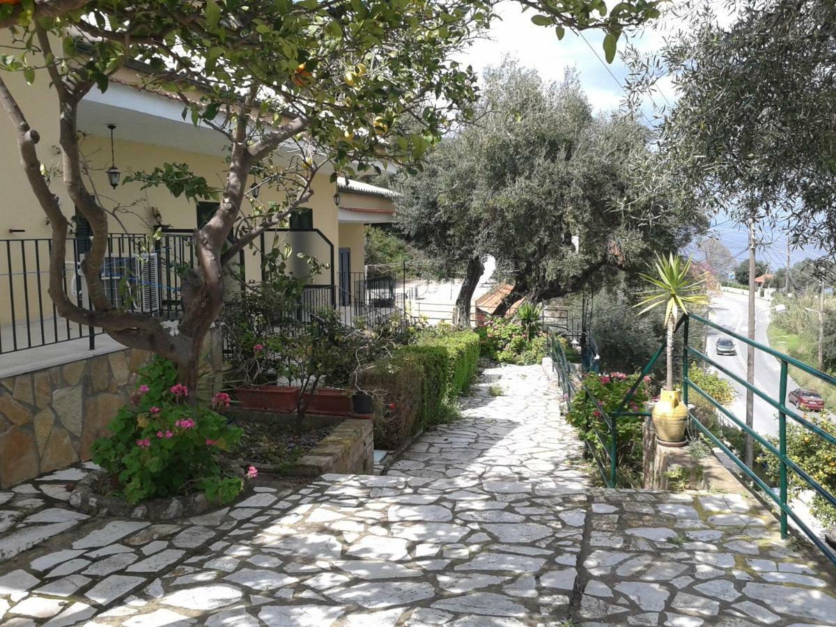 Villa Fourtuna Apartment Agios Ioannis Peristeron  Exterior photo