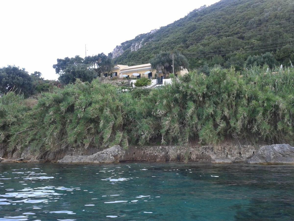 Villa Fourtuna Apartment Agios Ioannis Peristeron  Exterior photo